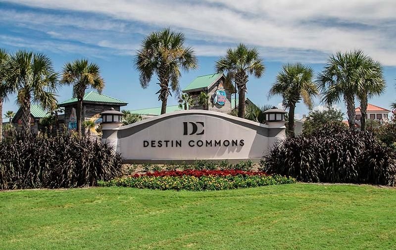 Destin Summer Saturday Commons Market — Destin